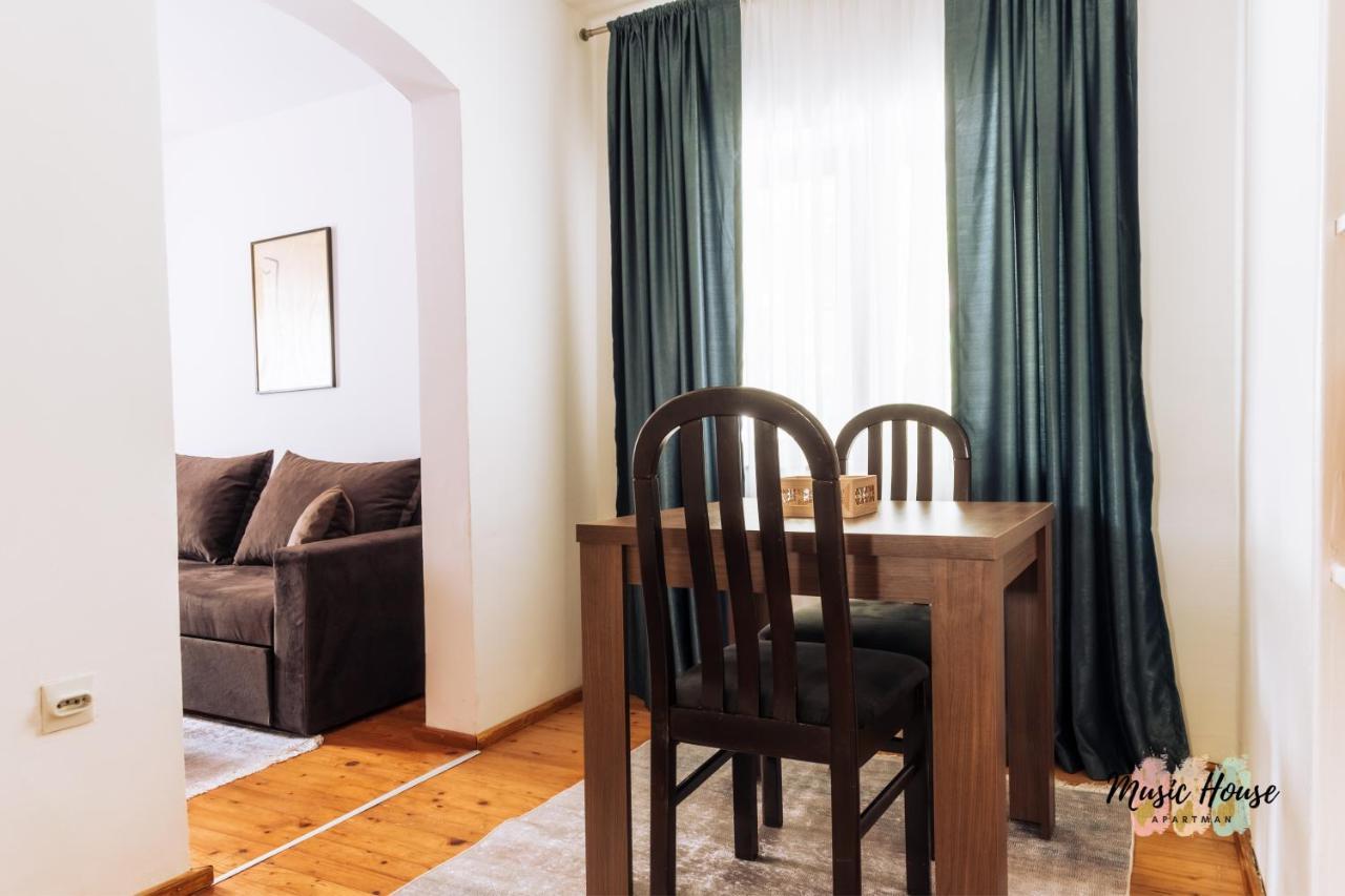 Music House Apartment Tuzla Exteriör bild